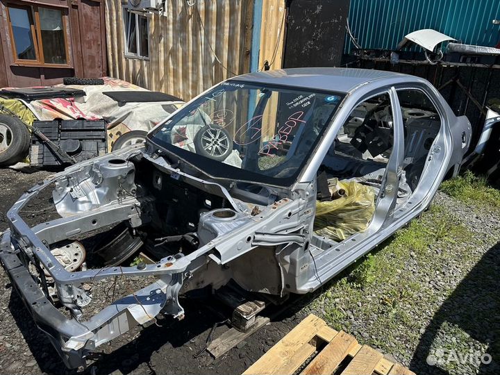 Кузов Lancer седан 2WD. Без ржи. A31