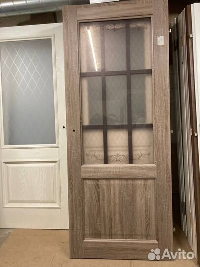 Межкомнатная дверь на 80 шпон, массив акрил