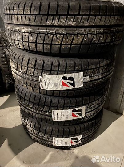 Bridgestone Blizzak Revo GZ 225/60 R17 99S