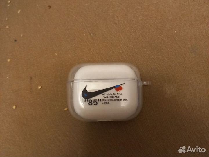 Чехол на airpods