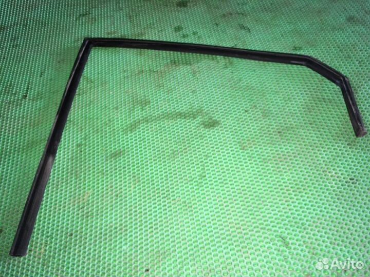 Уплотнительная резинка задняя левая Hyundai