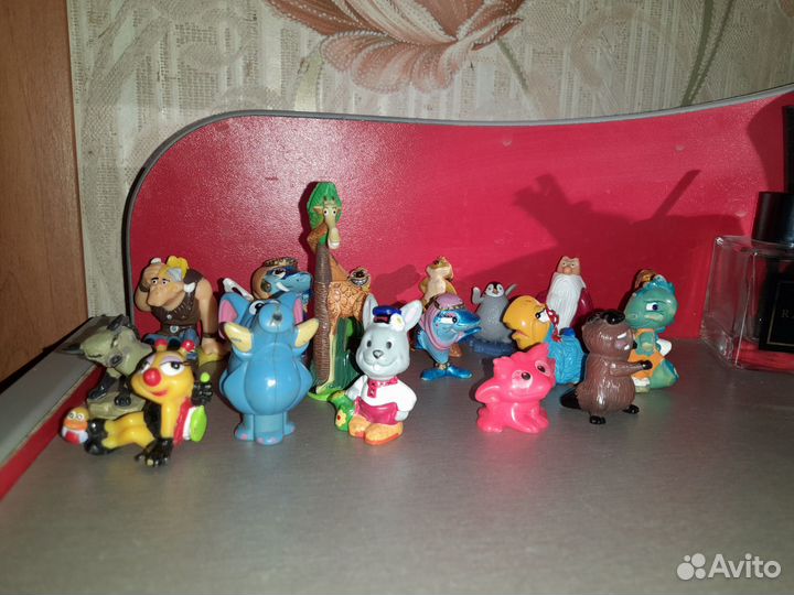 Kinder surprise игрушки из 90-х и 2000-х