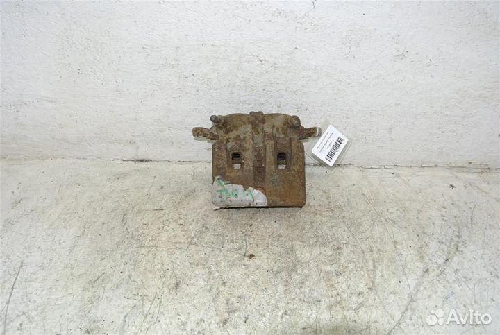 Суппорт передний правый Nissan X-Trail (T30) 2001