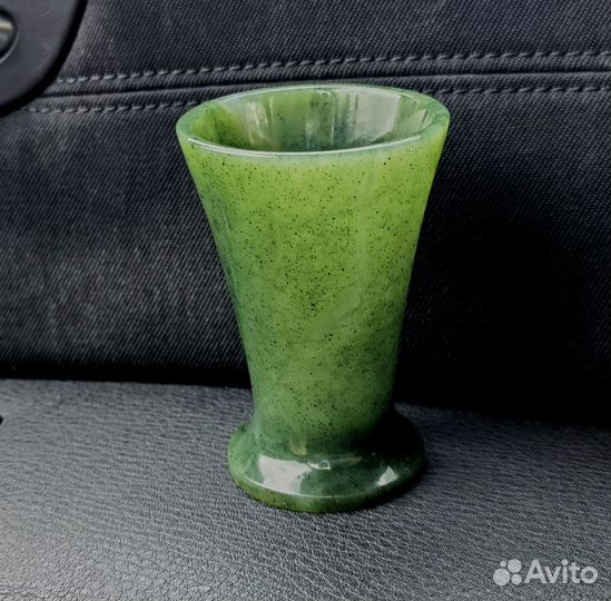 Рюмка из нефрита