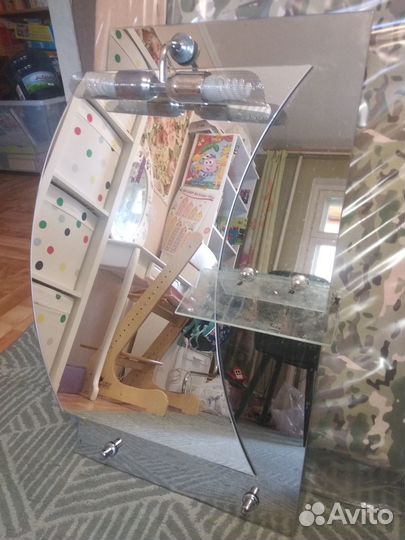 Зеркало настенное с подсветкой