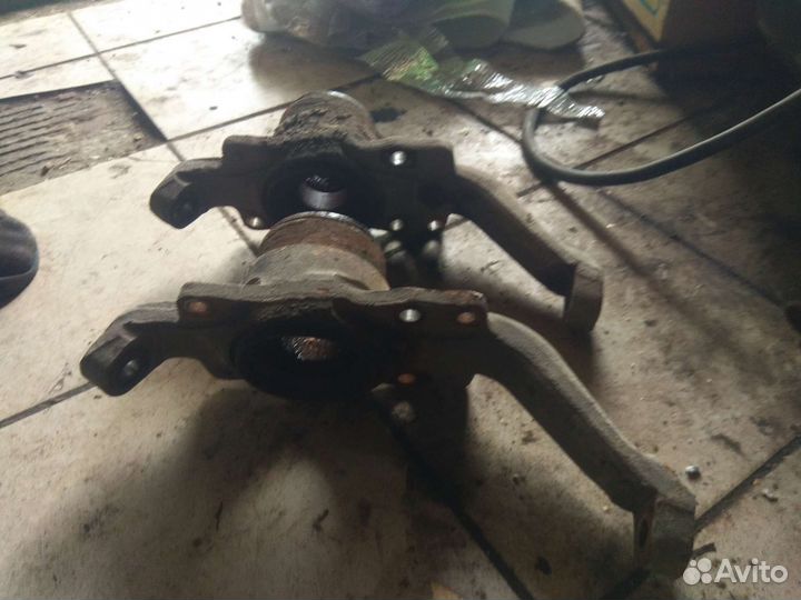 Кулак поворотный