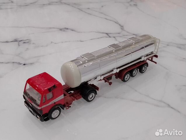 Mercedes Benz 1748 с цистерной