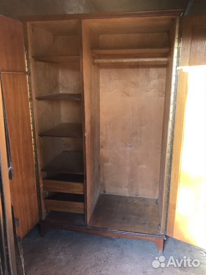 Шкаф