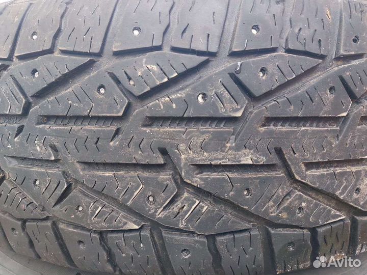 Tigar SUV Ice 215/65 R16