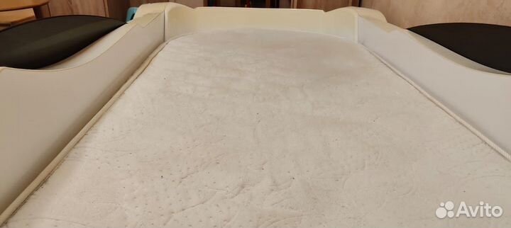 Детская кровать с большим бортиками