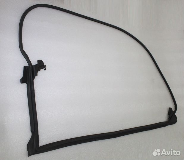 Lexus NX Уплотнитель передней правой двери 14-23