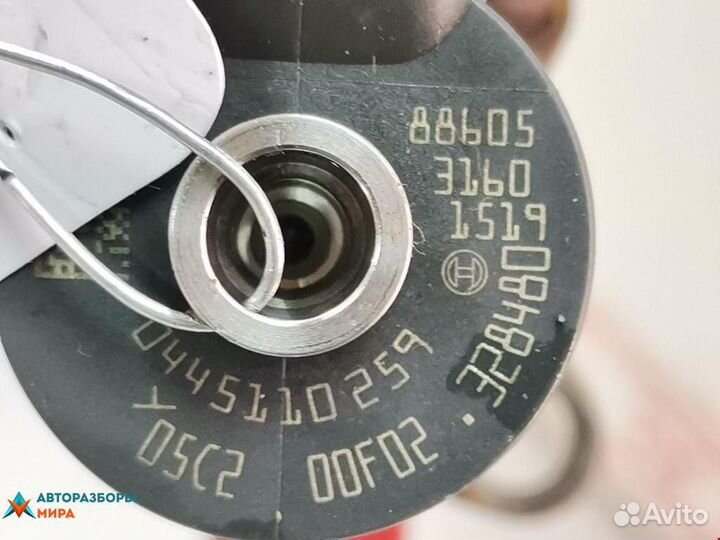 Форсунка Mazda 3 BL 2009 Y60613H50