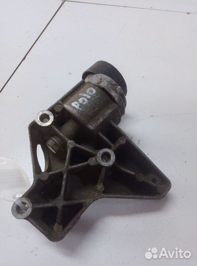 VW Polo (MK5) V кронштейн кондиционера