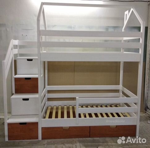 Детская кровать двухъярусная с лестницей комодом
