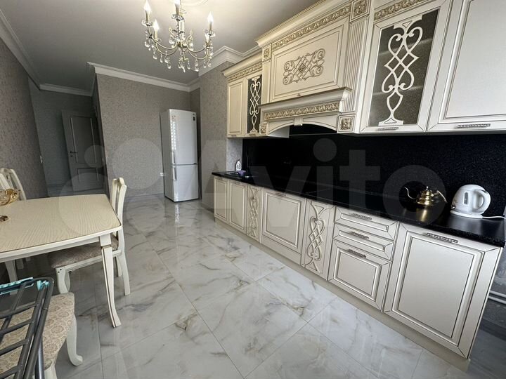 2-к. квартира, 65 м², 3/13 эт.