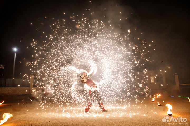 Фаер шоу, Огненное шоу, Салют