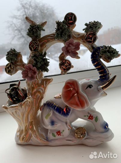 Статуэтка слон фарфоровая