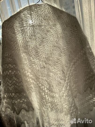 Пуховый платок шаль