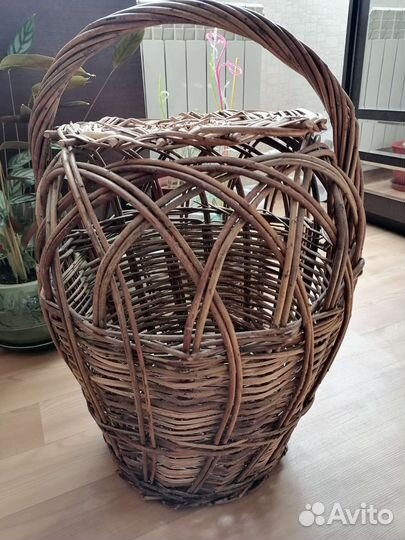 Корзина плетённая