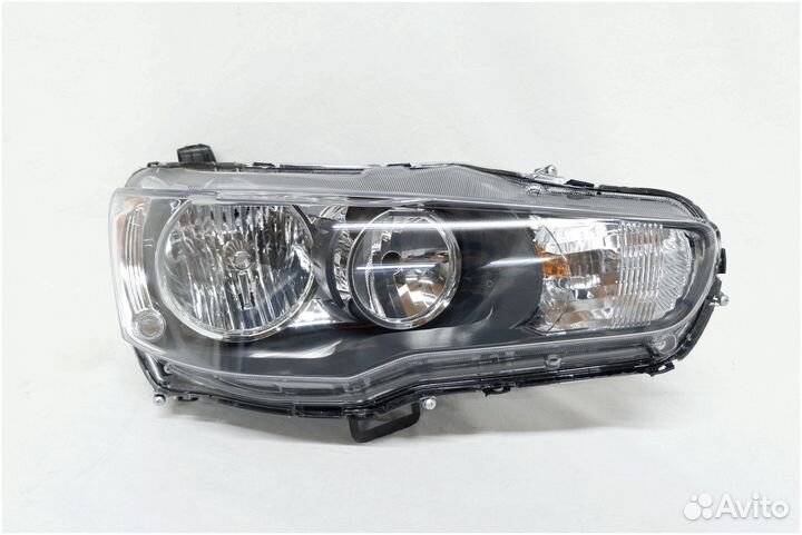 Фара правая Mitsubishi Lancer 10