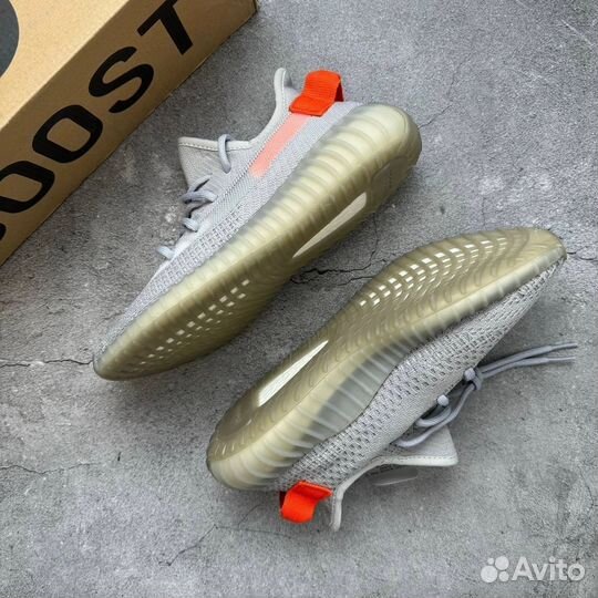 Кроссовки Adidas yeezy boost