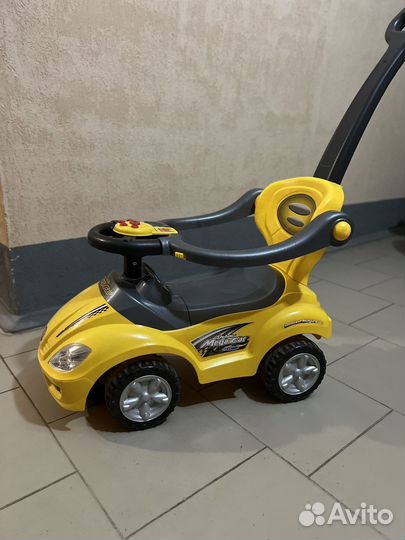 Машинка каталка толокар