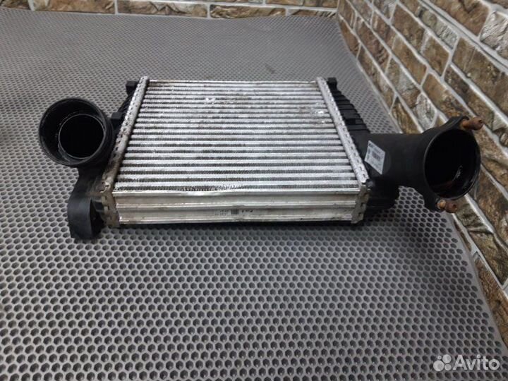 Интеркулер левый Audi Q7 4L 3.0 CRC 2014