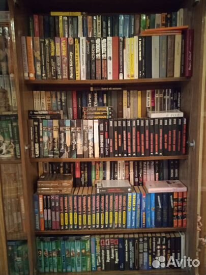Много книг