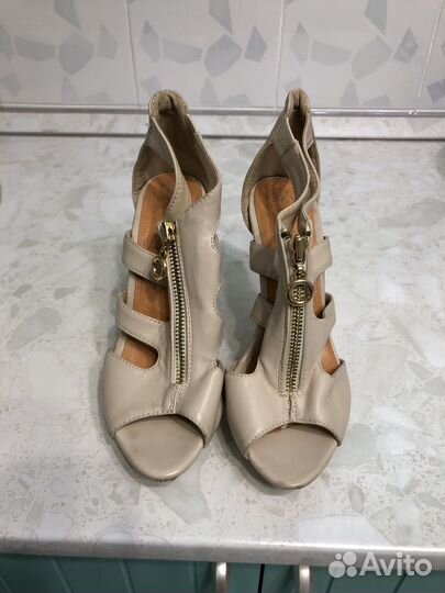 Босоножки женские 35 размер