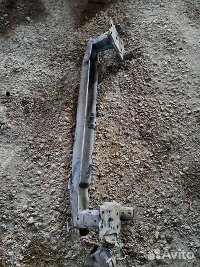 Усилитель переднего бампера Porsche Cayenne