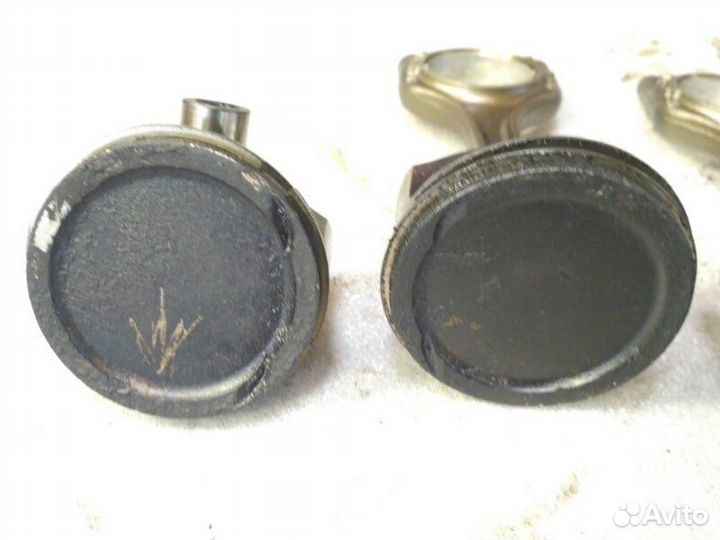 Поршень с шатуном Volkswagen Polo sedan CWV 1.6L