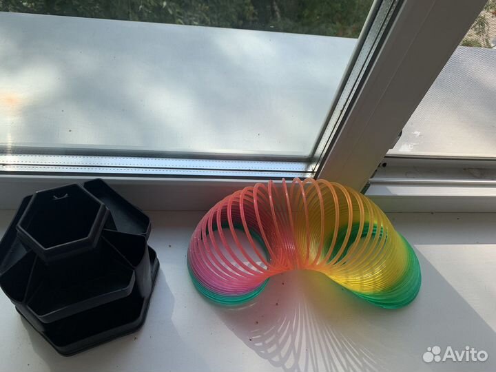 Крутящийся для ручек и карандашей