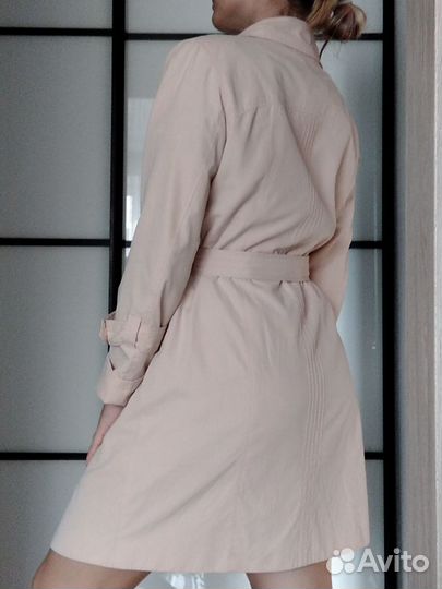 Модный женский плащ / тренч