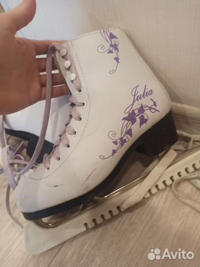 Коньки фигурные женские, 36 размер