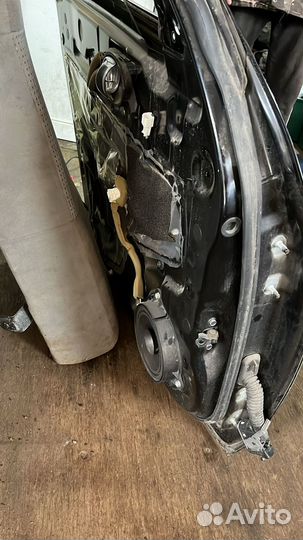 Дверь передняя левая Nissan Juke