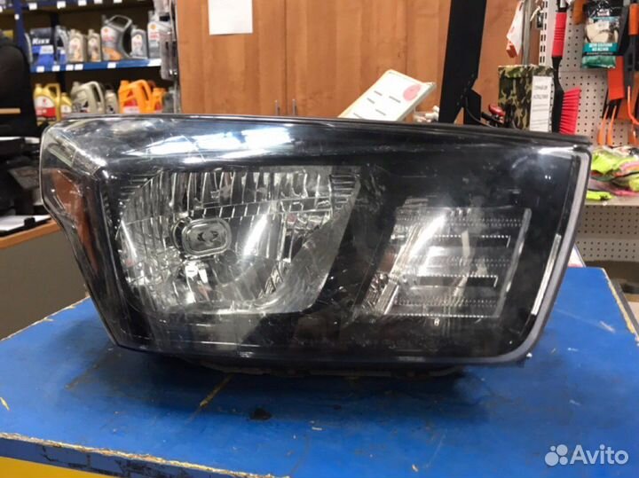 Фара Ssangyong Sports 2 передняя правая (б/у)