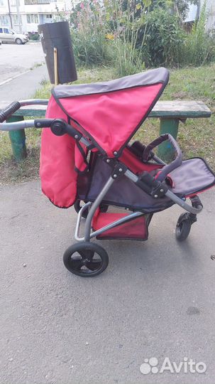 Игрушечная коляска для кукол