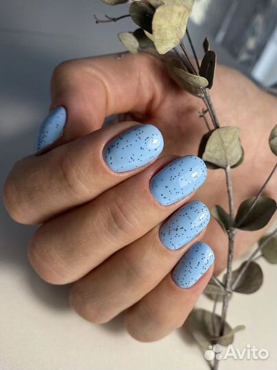 Модель на маникюр