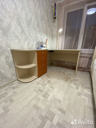 Стол школьный