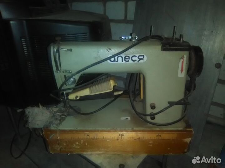 Швейная машинка Алеся с эл.приводом