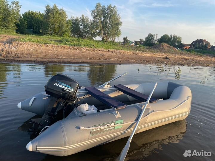 Моторно-гребная лодка