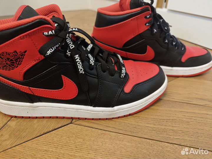 Кроссовки Nike Air Jordan 1 Mid Alternate Bred