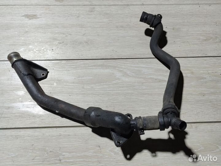 Патрубок системы охлаждения