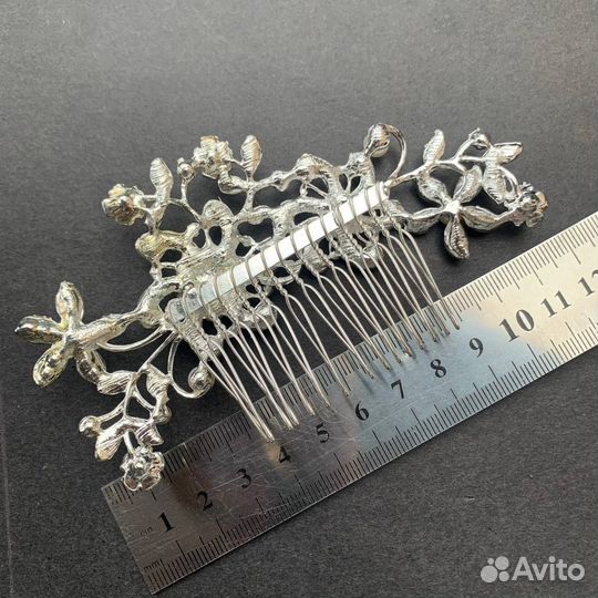 Брошь и гребень со стразами и иск. жемчугом