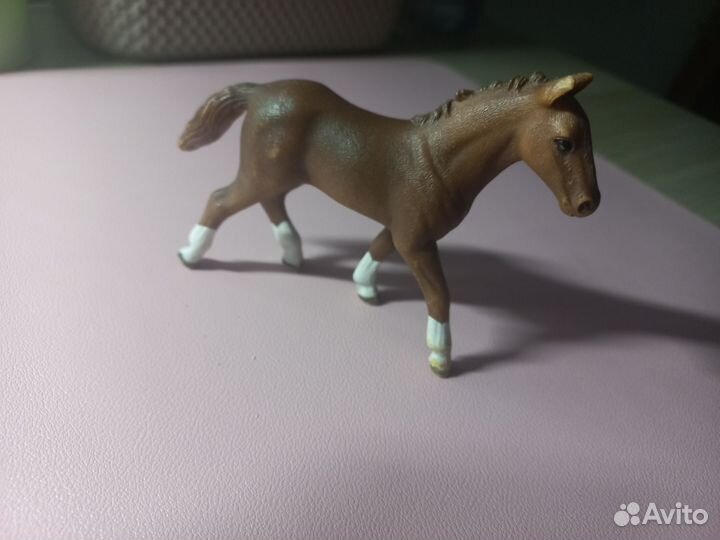 Лошадь жеребёнок schleich
