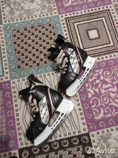 Коньки хоккейные 42 размер