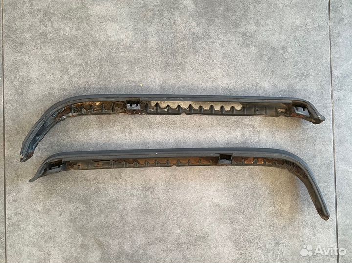 Молдинги задних фонарей mercedes w123