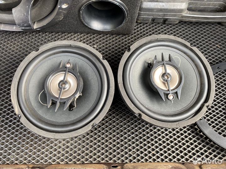 Автомобильные динамики 20 см