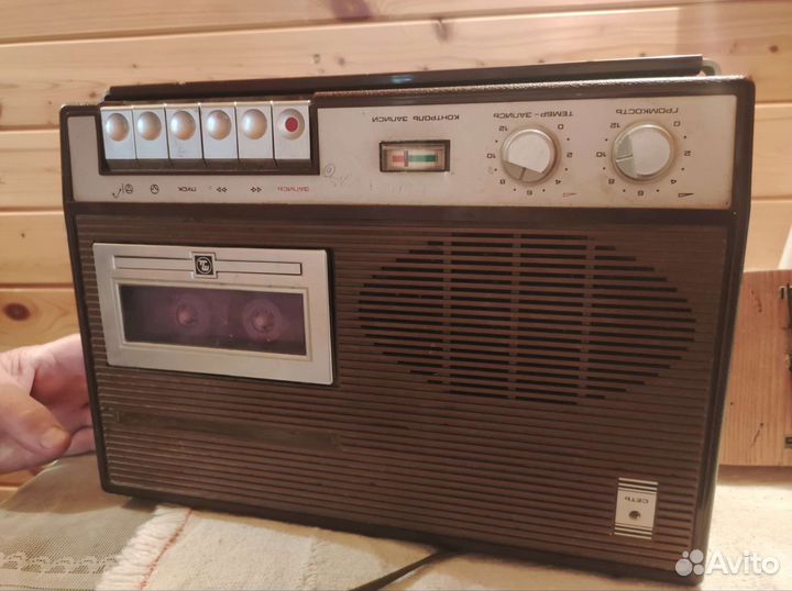 Кассетный магнитофон