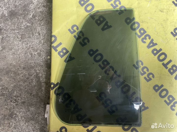 Стекло заднее правое форточка VW Vento